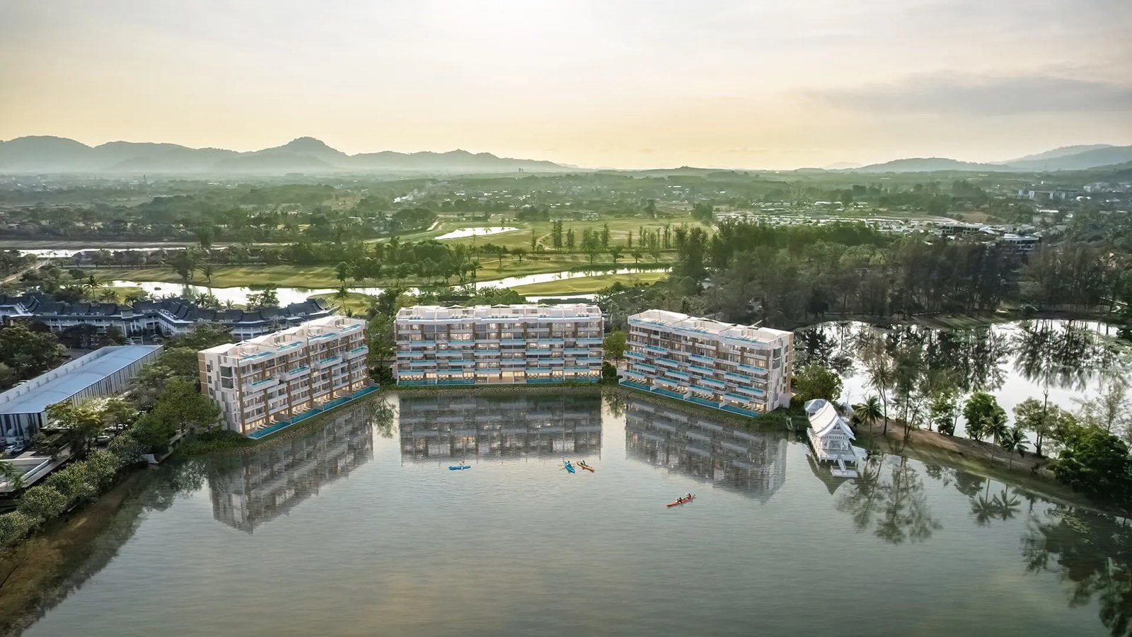 Angsana Oceanview Residences в Laguna Phuket с высоты: сданный комплекс из трёх корпусов над берегом Bang Tao