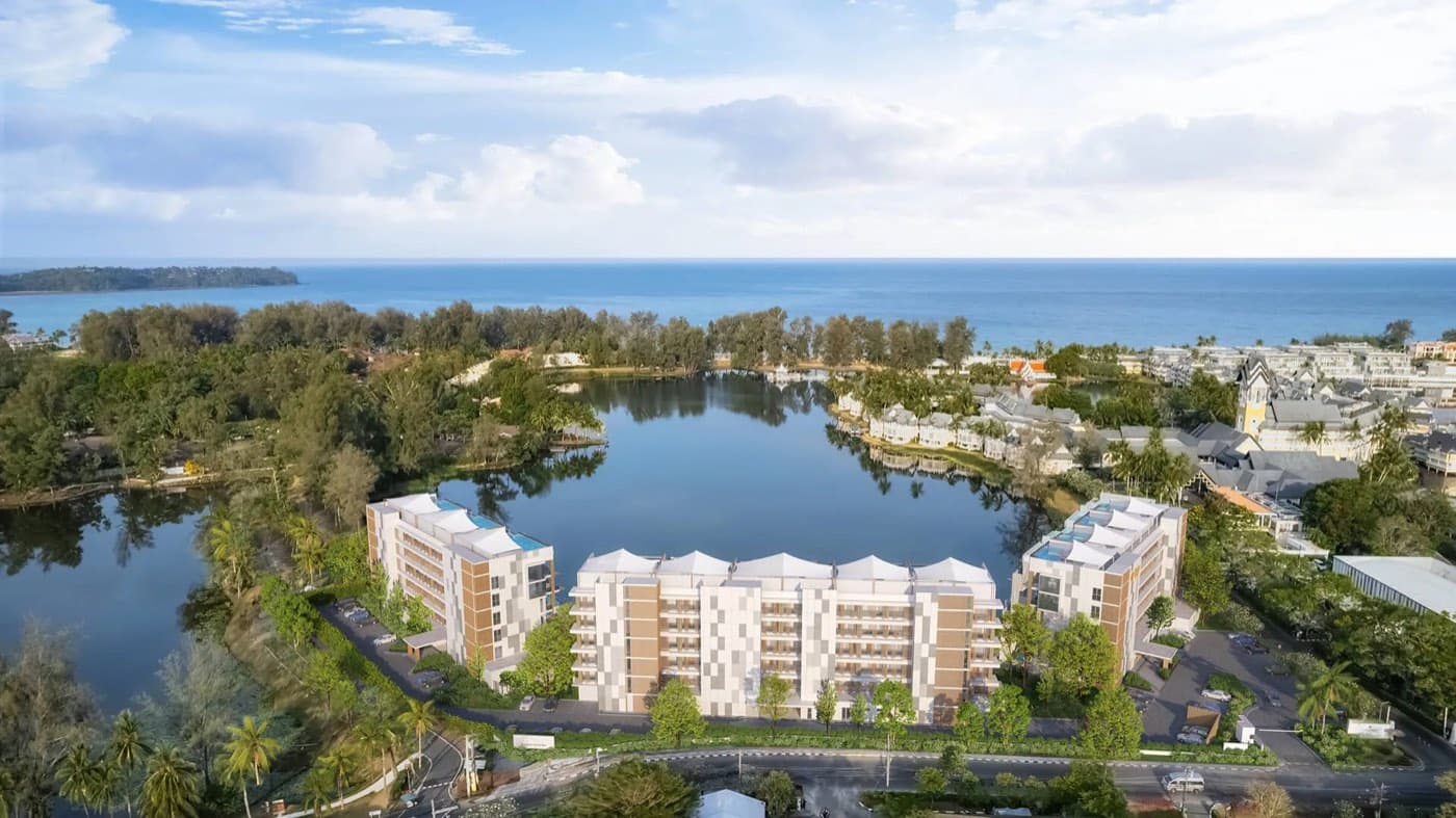 Laguna Phuket 園區之內 Angsana Oceanview Residences 的航拍照片:可見潟湖水系與遠方的安達曼海