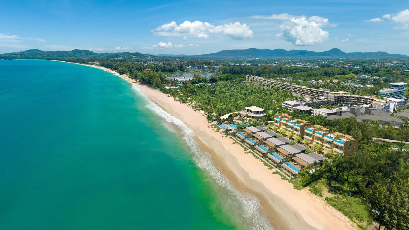 Laguna Phuket 園區之內、Bang Tao 海岸上的 Banyan Tree Beach Residences Varuna 外觀,距離海灘五十米