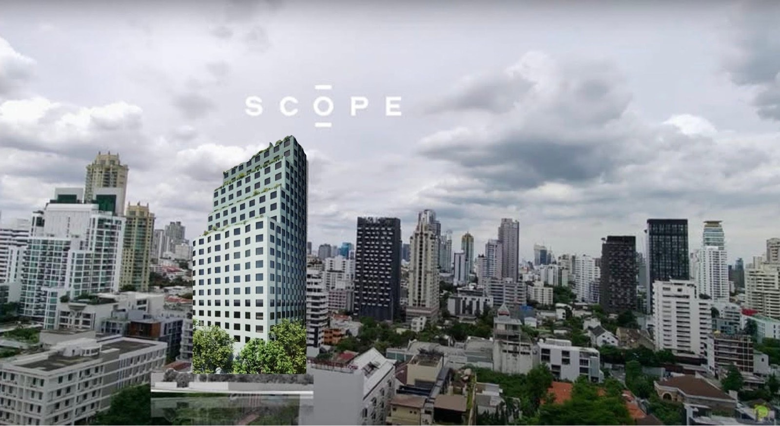 Scope Prasanmitr:修訂後退台式大樓的電腦效果圖,下半部色調淺淡、上半部灰綠,每層退台均設綠化,置於 Sukhumvit 屋頂與曼谷高樓的航拍景象之中,天色陰灰