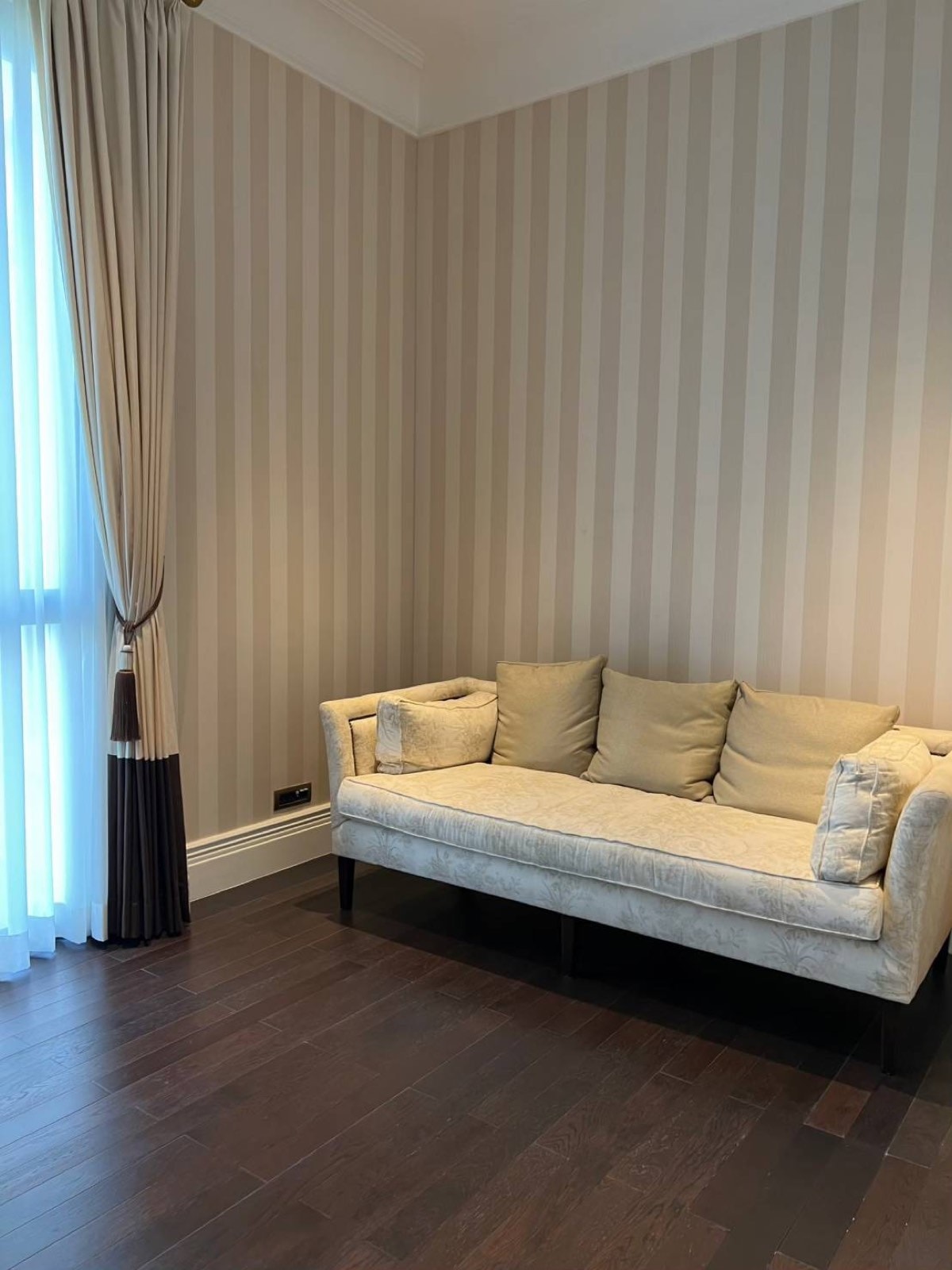Bathroom vanity — a residence at 98 Wireless, Wireless Road, Bangkok