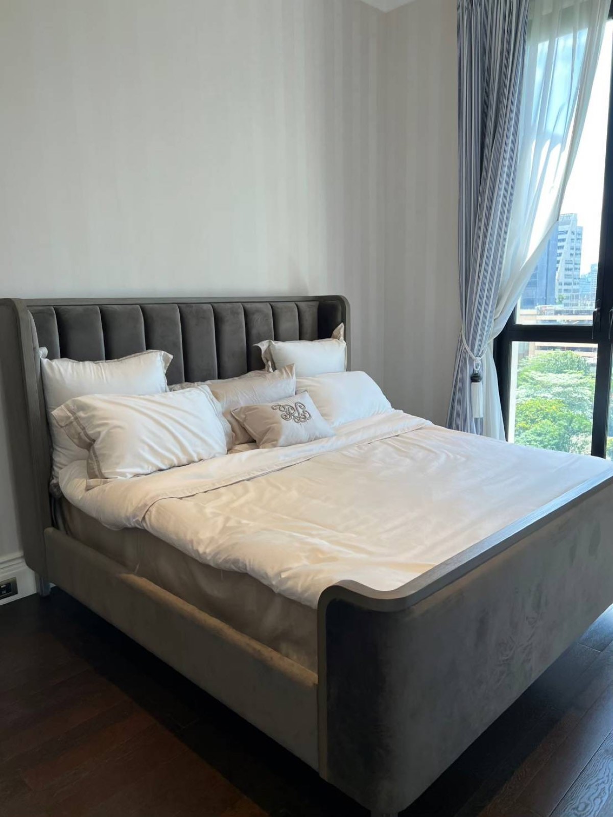City park view — a residence at 98 Wireless, Wireless Road, Bangkok