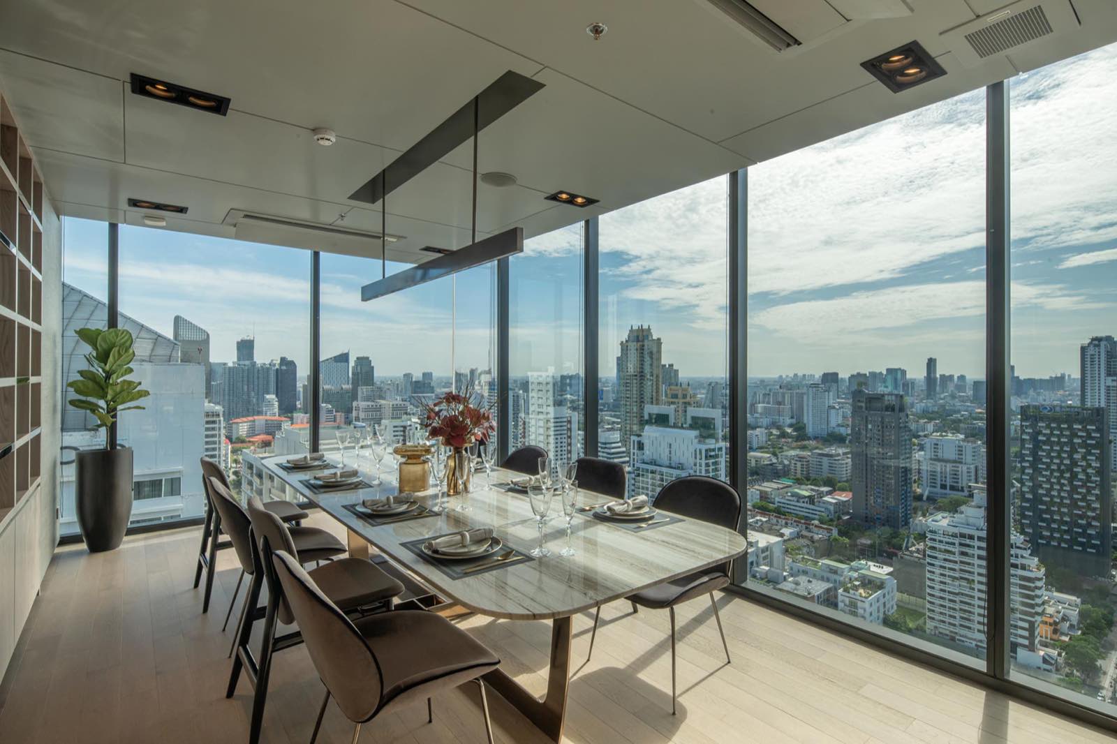 Celes Asoke: private dining room with floor-to-ceiling skyline view