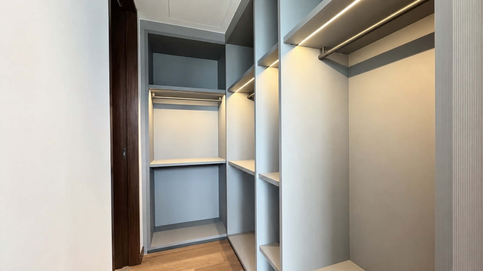 Interior of a resale residence at Dusit Central Park, 946 Rama IV Road, Bangkok, a one-bedroom home with a city view