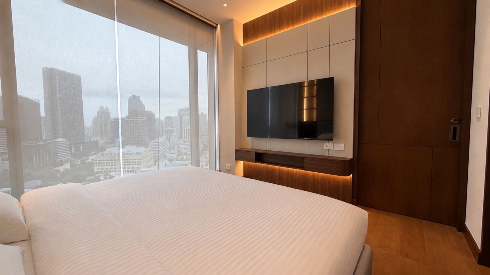 Interior of a resale residence at Dusit Central Park, 946 Rama IV Road, Bangkok, a one-bedroom Parkside residence