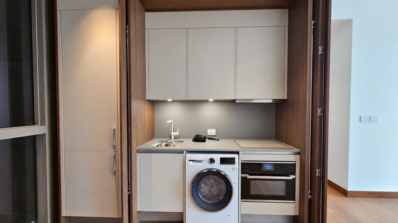 Interior of a resale residence at Dusit Central Park, 946 Rama IV Road, Bangkok, a two-bedroom home with a city view