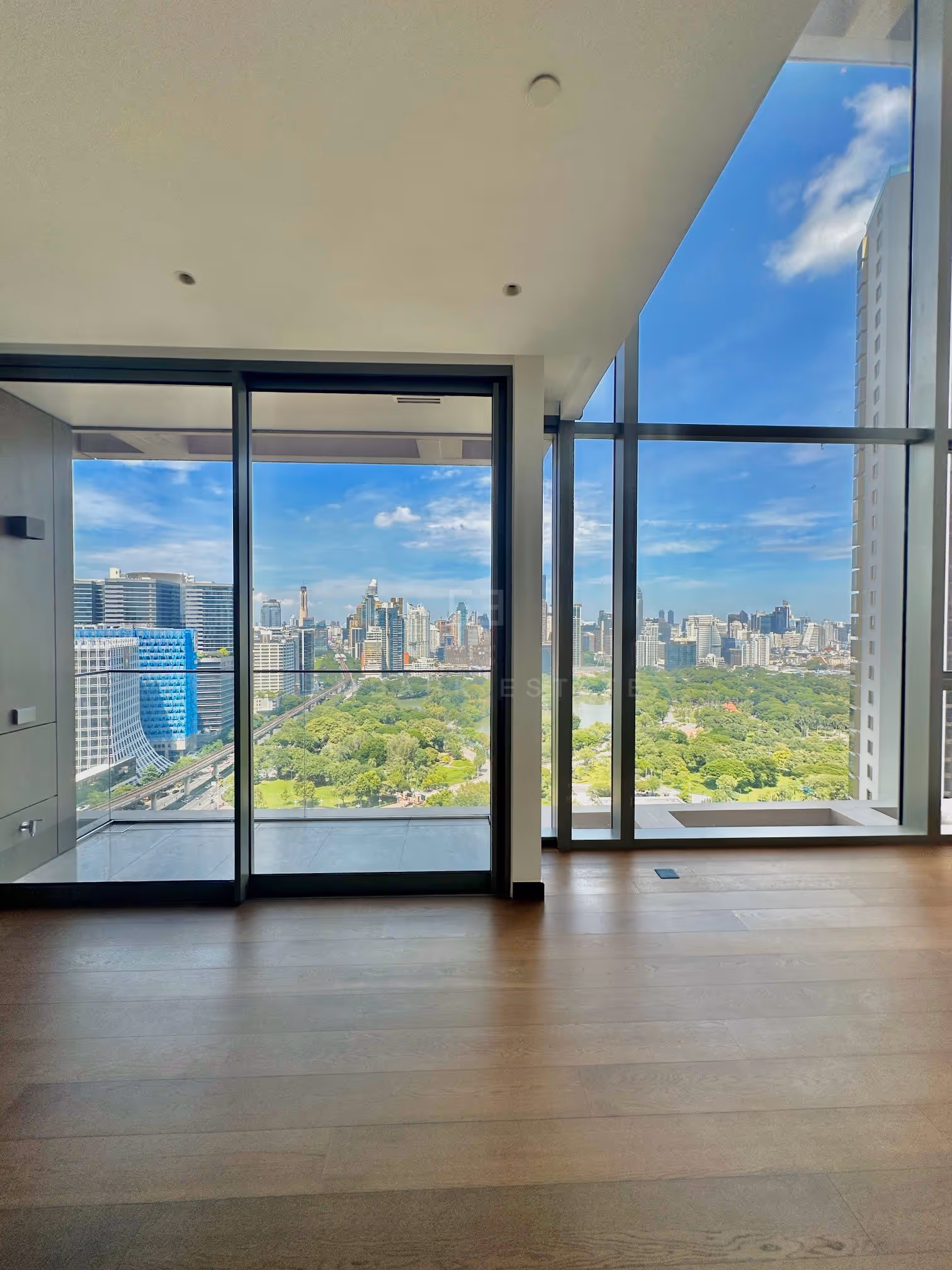 2-bedroom duplex, park view