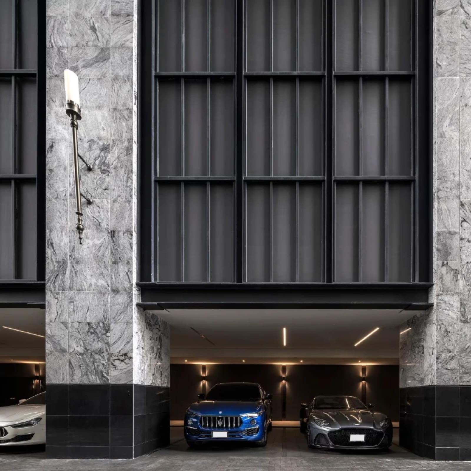 Hyde Heritage Thonglor: covered arrival drop-off and porte-cochere