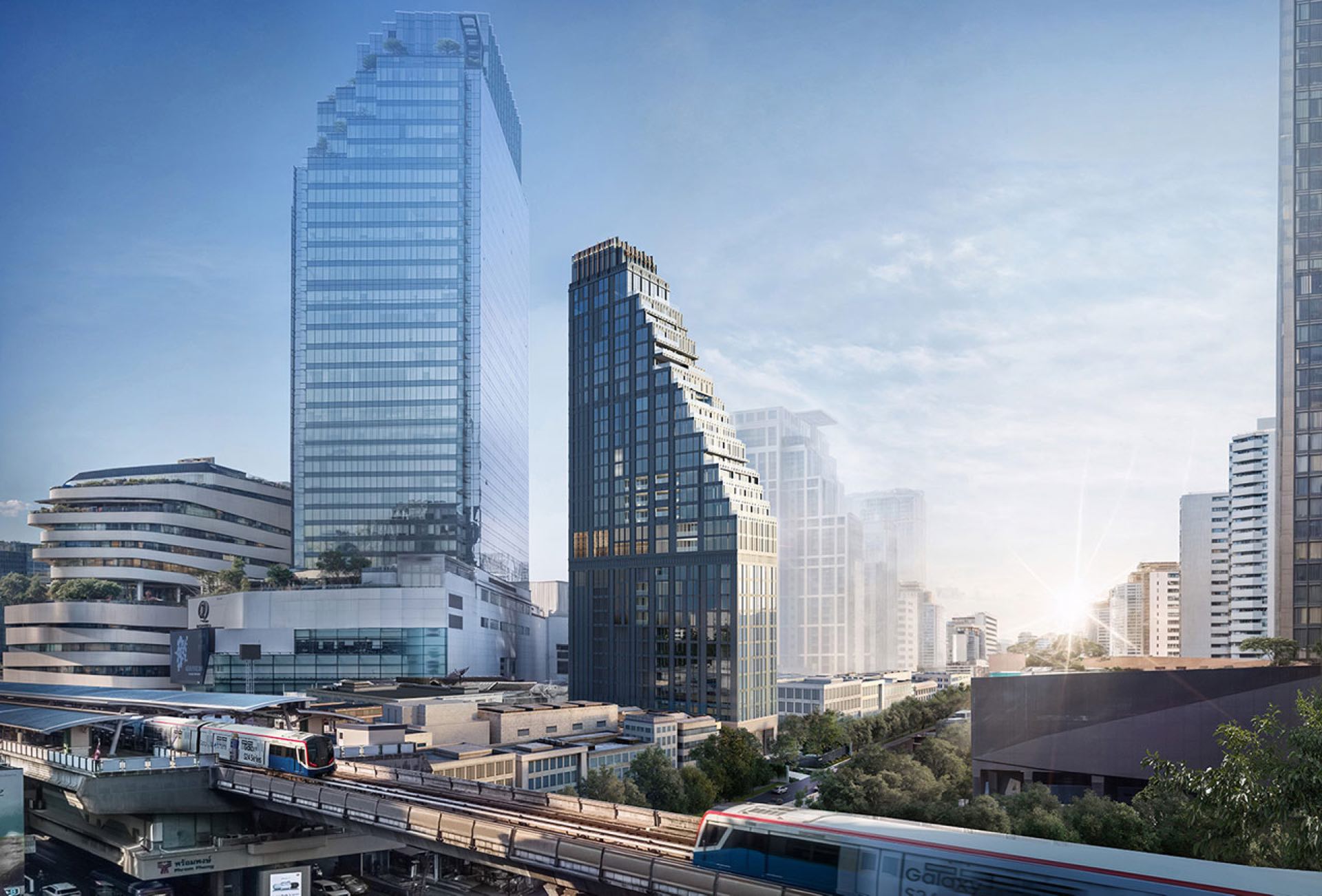 MAVISTA Phrom Phong: the two towers seen from the BTS skytrain level