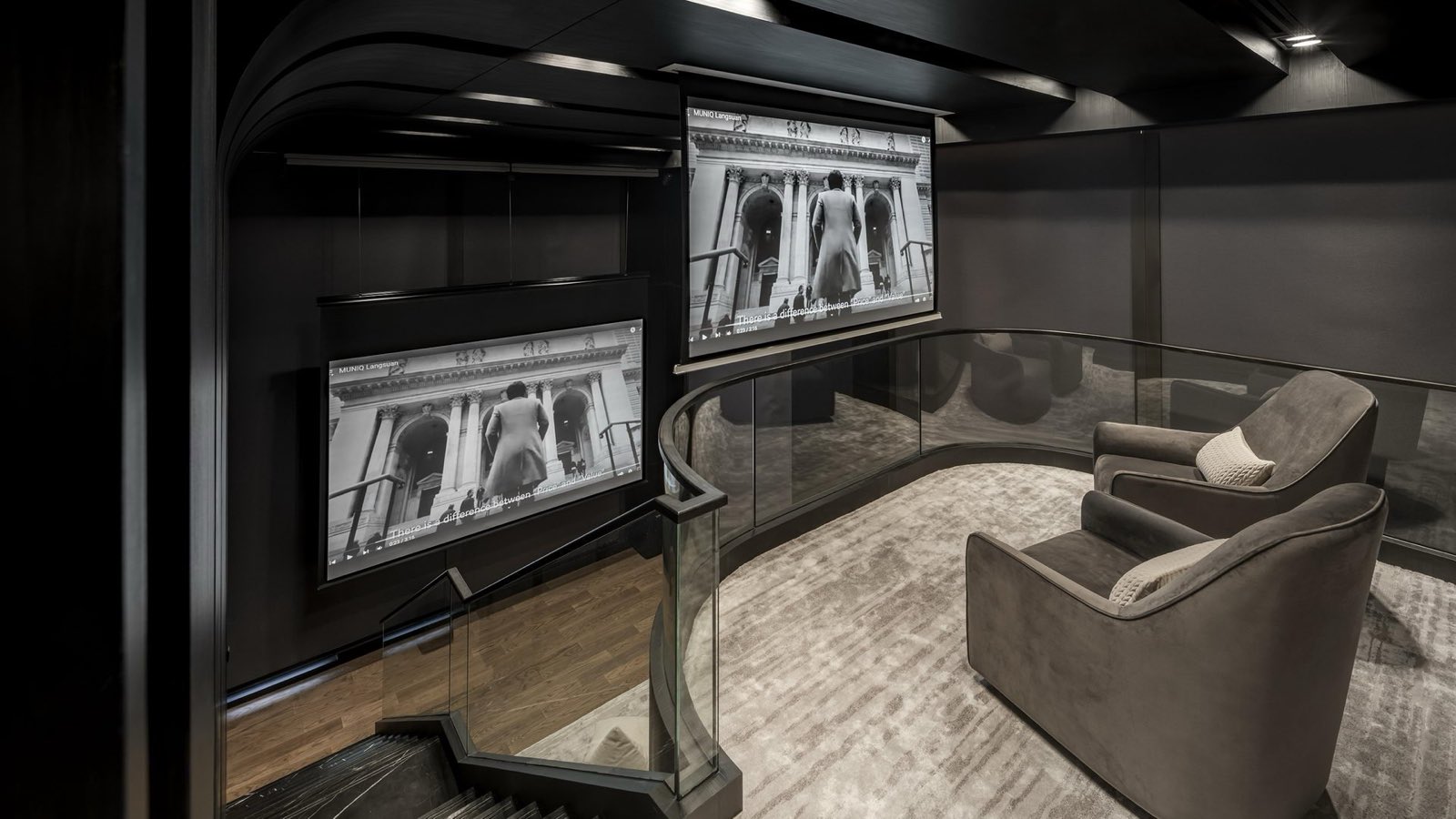 MUNIQ Langsuan: private screening and cinema room
