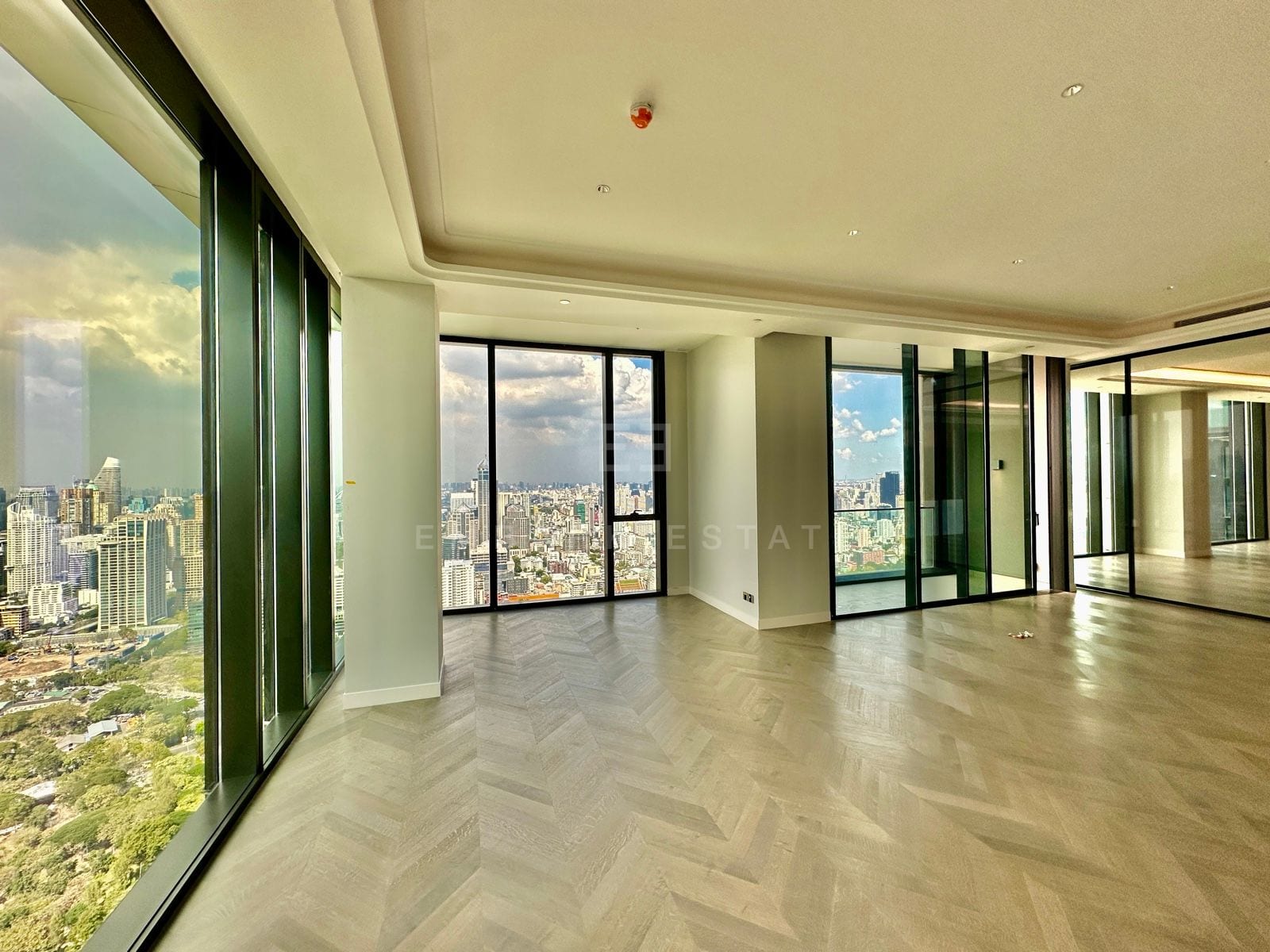ONE89 Wireless 5居室 Grand Penthouse(照片2)