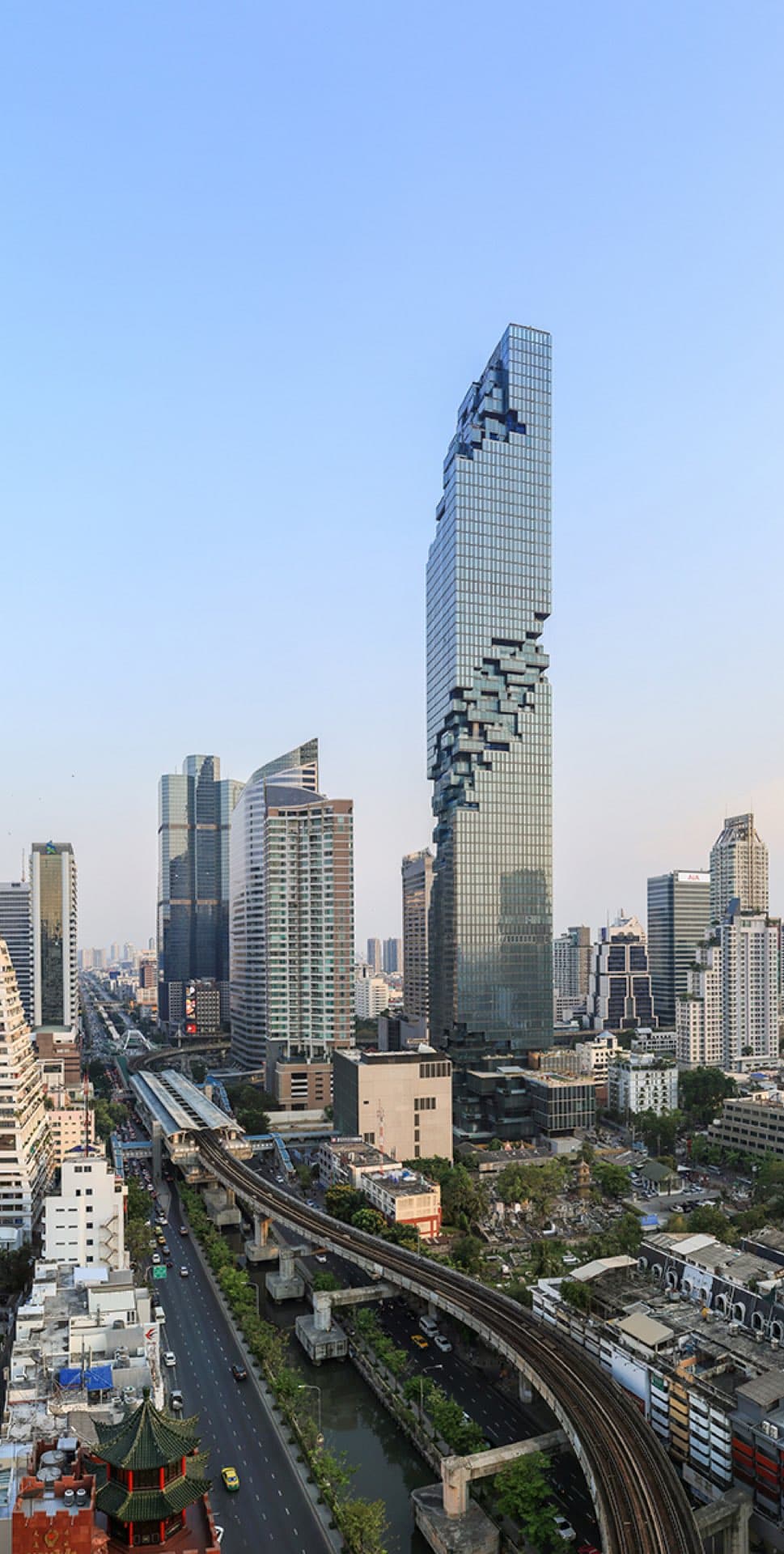 King Power MahaNakhon 大樓的像素化外牆,The Ritz-Carlton Residences, Bangkok 位處第 23 至 73 層
