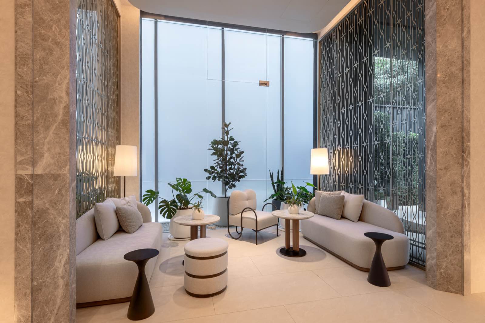 Photograph of the lounge inside the STILL Sukhumvit 20 sales gallery, built to the project’s finish standard