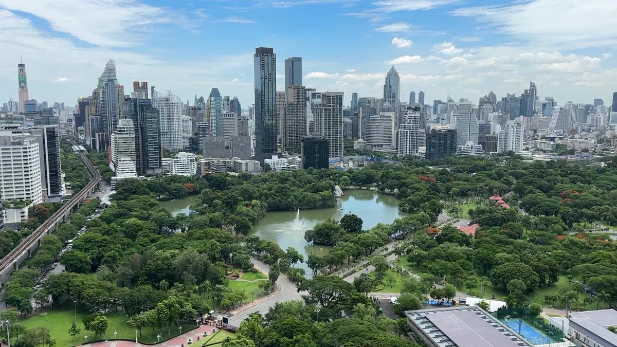 Lumphini Park and the Wireless Road park-axis in central Bangkok